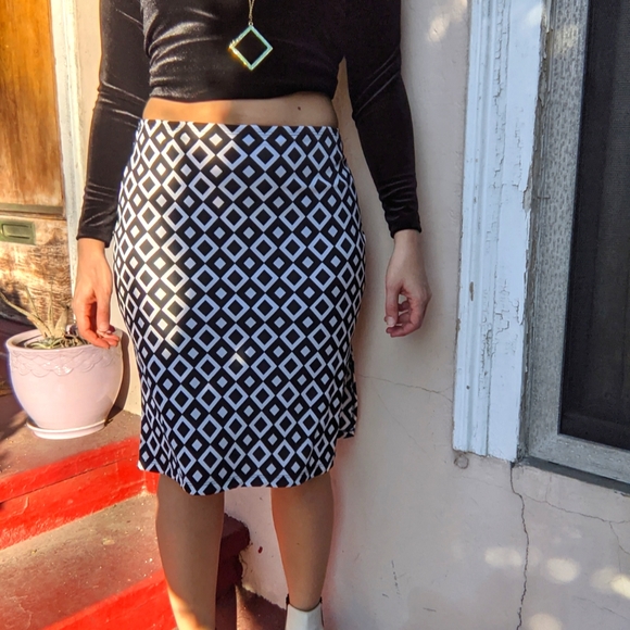 90s/Y2K Optical Print Skirt - Picture 3 of 6